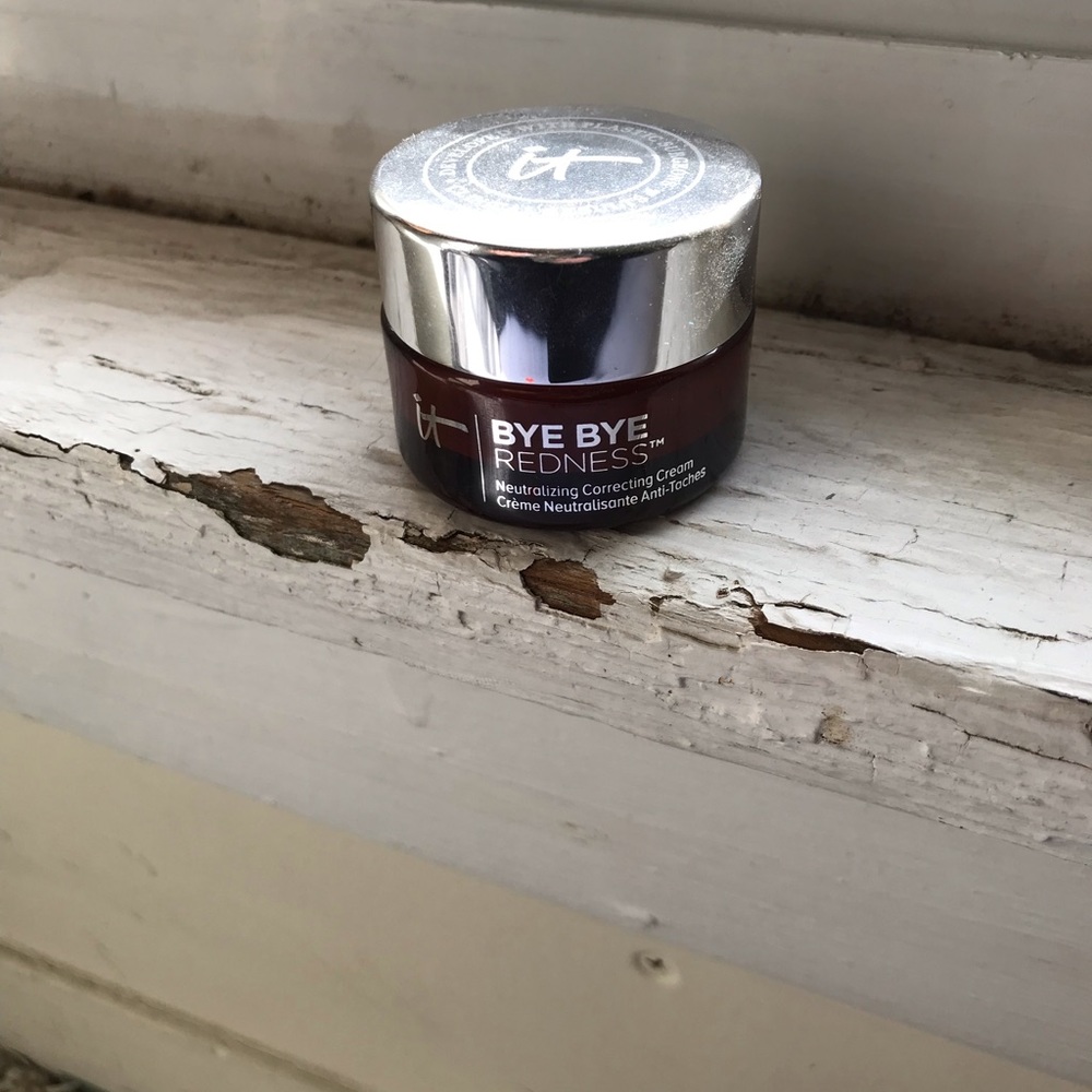 It Cosmetics Bye Bye Redness Foundation